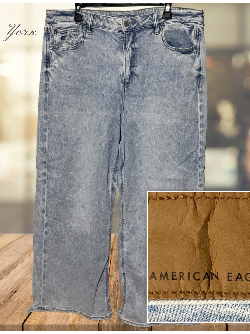 American Eagle Outfitters Women’s Stonewashed Light Blue Relaxed Jeans